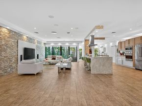 2460 NE 36th St, Fort Lauderdale FL 33308