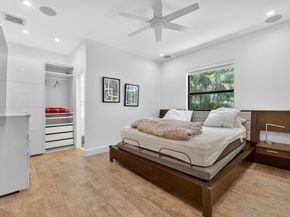 2460 NE 36th St, Fort Lauderdale FL 33308