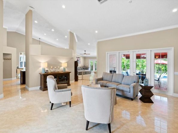 541 NW 110th Ave, Plantation FL 33324
