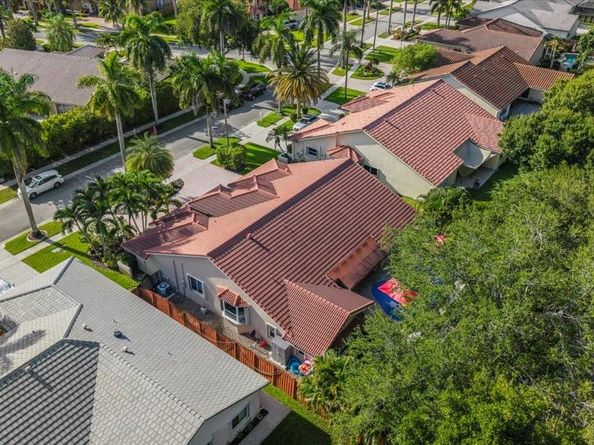 541 NW 110th Ave, Plantation FL 33324