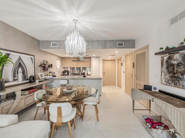 1000 Brickell Plz 4214, Miami FL 33131