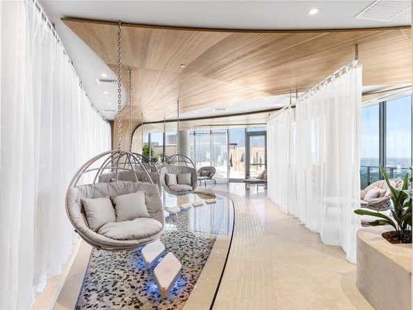 1000 Brickell Plz 4214, Miami FL 33131