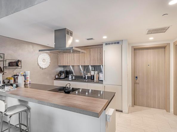 1000 Brickell Plz 4214, Miami FL 33131