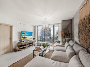 1000 Brickell Plz 4214, Miami FL 33131