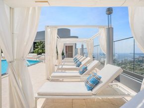 1000 Brickell Plz 4214, Miami FL 33131
