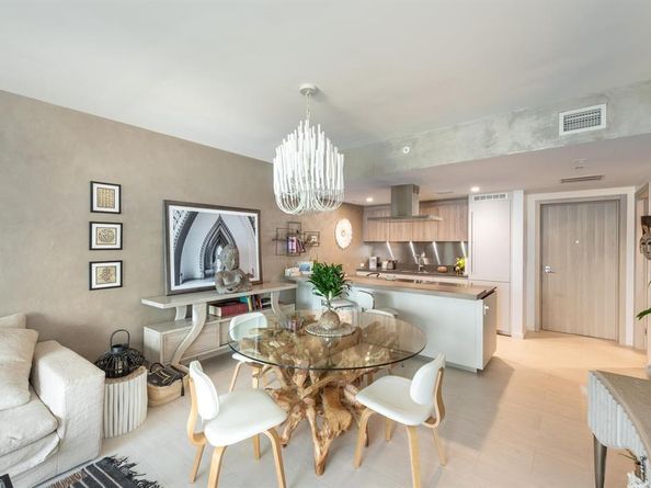 1000 Brickell Plz 4214, Miami FL 33131