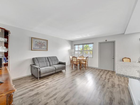 4063 Exeter D, Boca Raton FL 33434