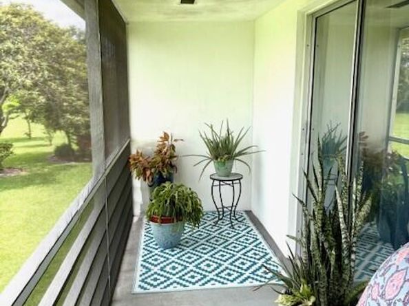 127 Berkshire F, West Palm Beach FL 33417