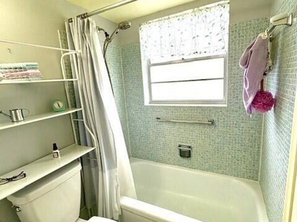 127 Berkshire F, West Palm Beach FL 33417