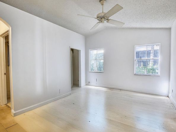 20774 NW 3rd Ct, Pembroke Pines FL 33029