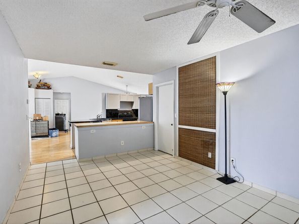 20774 NW 3rd Ct, Pembroke Pines FL 33029