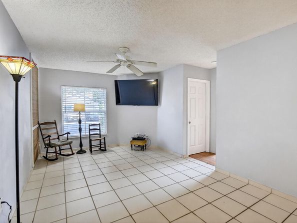20774 NW 3rd Ct, Pembroke Pines FL 33029