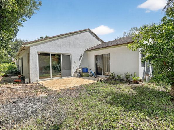 20774 NW 3rd Ct, Pembroke Pines FL 33029