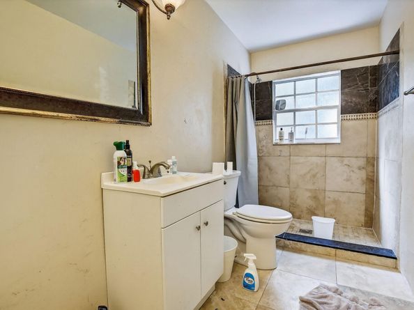 20774 NW 3rd Ct, Pembroke Pines FL 33029