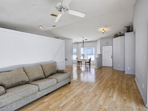 20774 NW 3rd Ct, Pembroke Pines FL 33029