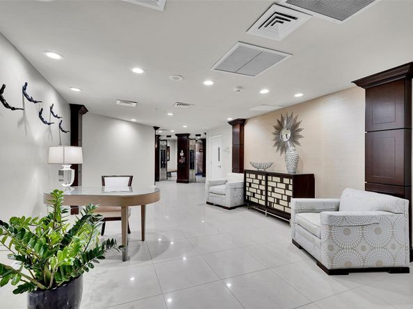 6001 N Ocean Dr 306, Hollywood FL 33019