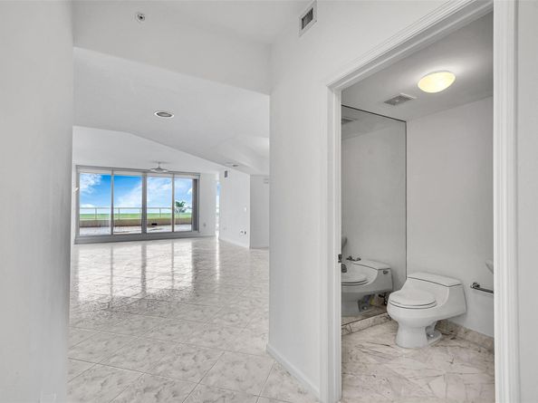 6001 N Ocean Dr 306, Hollywood FL 33019