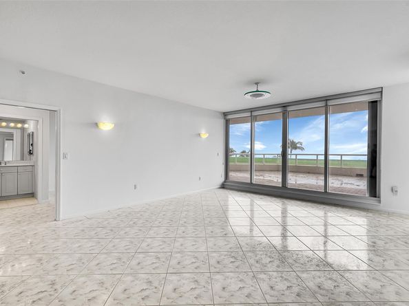 6001 N Ocean Dr 306, Hollywood FL 33019