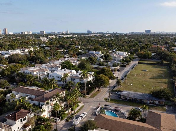 852 NE 16th Avenue, Fort Lauderdale FL 33304