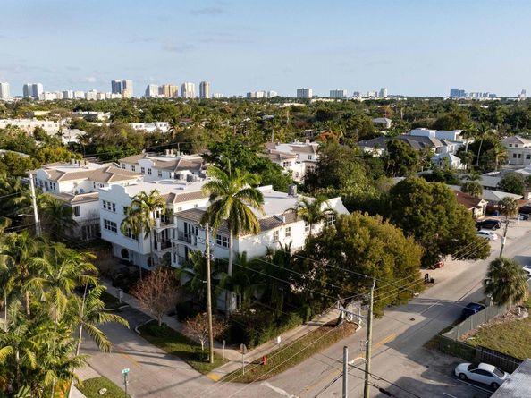 852 NE 16th Avenue, Fort Lauderdale FL 33304