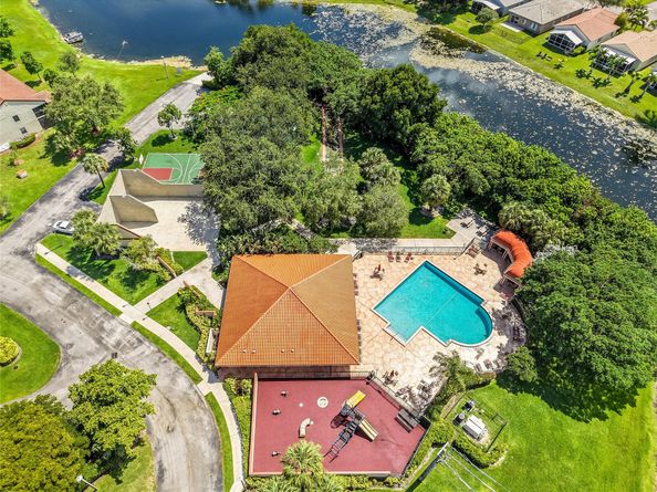 409 Republic Ct 409, Deerfield Beach FL 33442