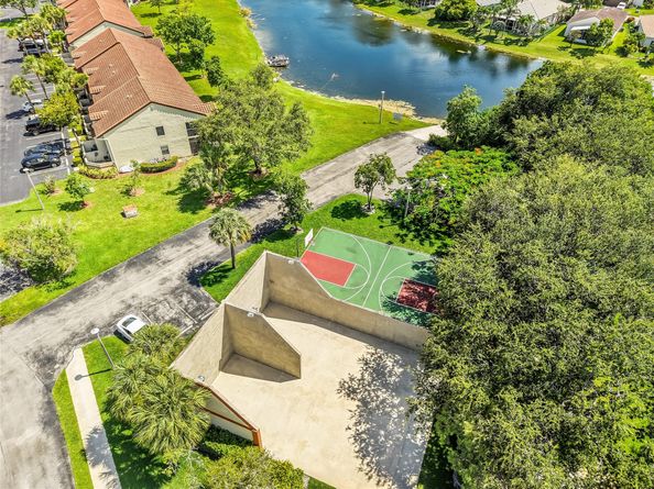 409 Republic Ct 409, Deerfield Beach FL 33442