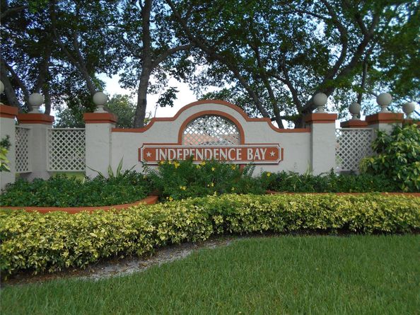 409 Republic Ct 409, Deerfield Beach FL 33442