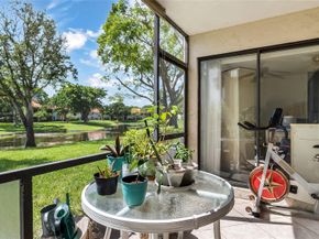 409 Republic Ct 409, Deerfield Beach FL 33442