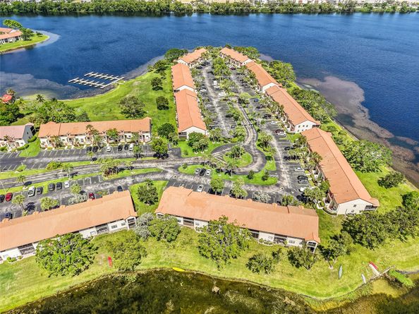 409 Republic Ct 409, Deerfield Beach FL 33442