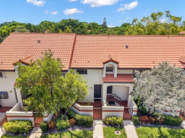 409 Republic Ct 409, Deerfield Beach FL 33442