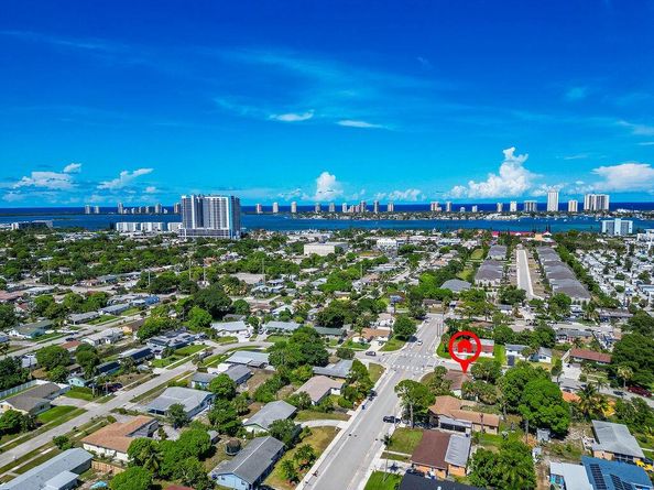 371 W 34th Street, Riviera Beach FL 33404