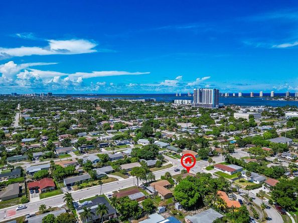 371 W 34th Street, Riviera Beach FL 33404