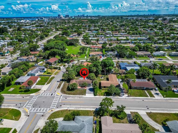 371 W 34th Street, Riviera Beach FL 33404