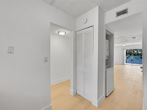 4122 SW 61st Ave 8, Davie FL 33314