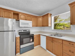 4122 SW 61st Ave 8, Davie FL 33314
