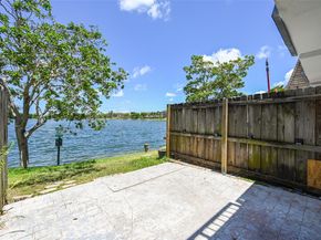 4122 SW 61st Ave 8, Davie FL 33314