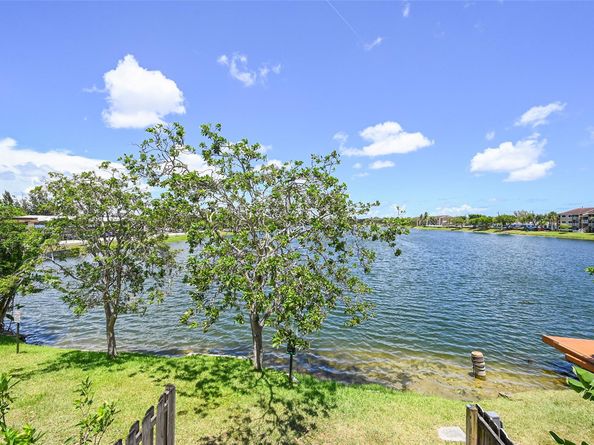 4122 SW 61st Ave 8, Davie FL 33314