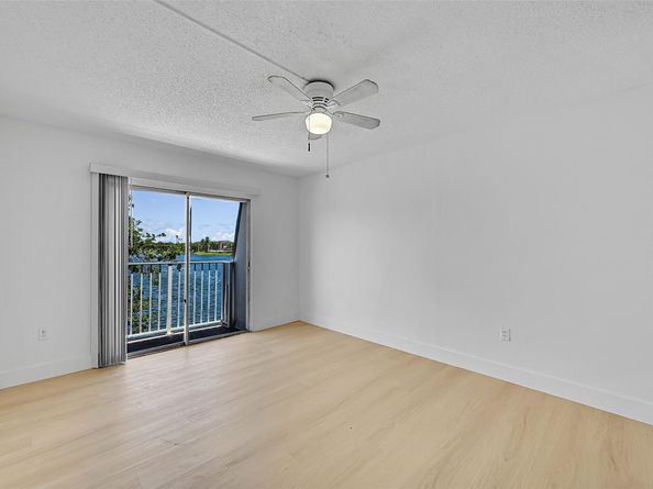 4122 SW 61st Ave 8, Davie FL 33314