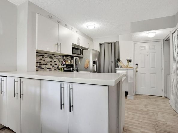2216 N Cypress Bend Drive 501, Pompano Beach FL 33069