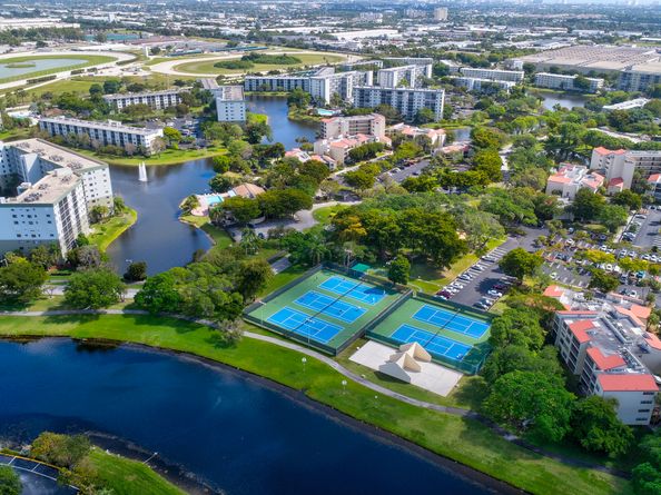 2216 N Cypress Bend Drive 501, Pompano Beach FL 33069