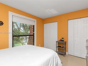 8956 Palm Tree Lane 8956, Pembroke Pines FL 33024
