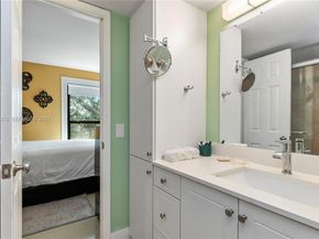 8956 Palm Tree Lane 8956, Pembroke Pines FL 33024