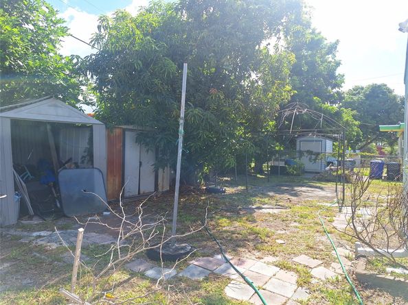 2119 Plunkett St, Hollywood FL 33020