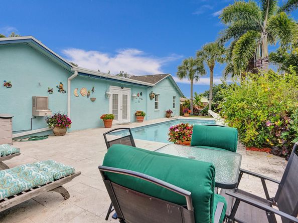 10290 Carmen Lane, Royal Palm Beach FL 33411