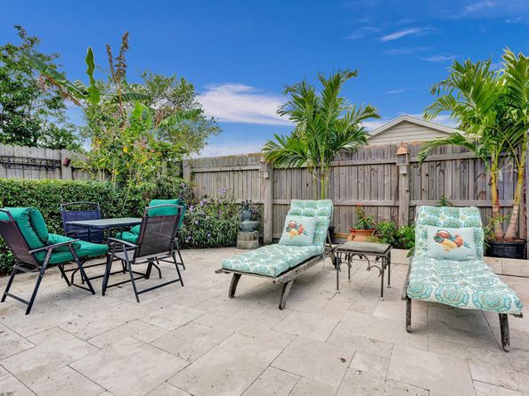 10290 Carmen Lane, Royal Palm Beach FL 33411