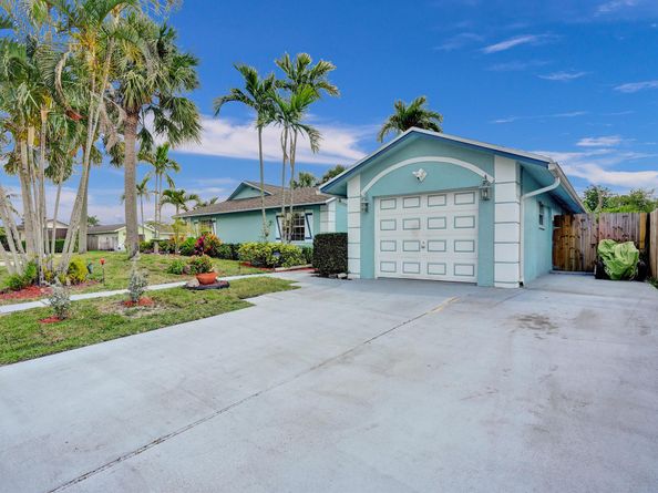 10290 Carmen Lane, Royal Palm Beach FL 33411
