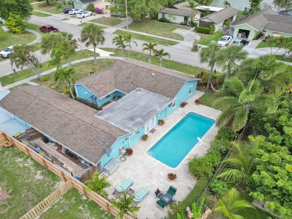 10290 Carmen Lane, Royal Palm Beach FL 33411