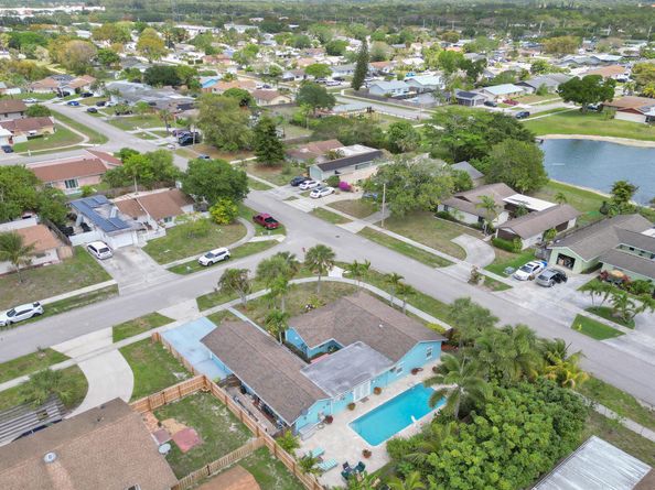 10290 Carmen Lane, Royal Palm Beach FL 33411