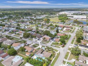 10290 Carmen Lane, Royal Palm Beach FL 33411
