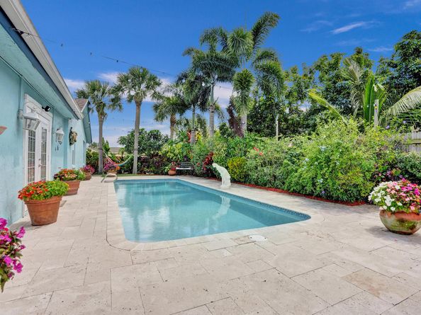 10290 Carmen Lane, Royal Palm Beach FL 33411